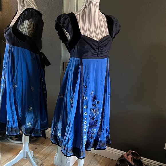 🛑 1 hour sale. Anthropologie, by Lithe, size 8, Black and Blue Floral Midi Dress - Picture 2 of 8